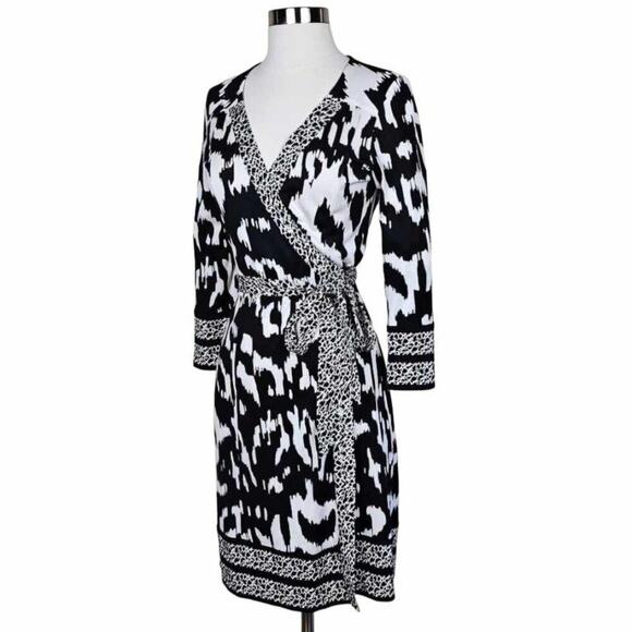 NEW DVF Tallulah Ikat Print V-Neck Wrap Dress Silk Jersey Knit Size 4 - Picture 3 of 7